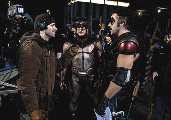 Zack-Snyder-on-the-Watchmen-Set