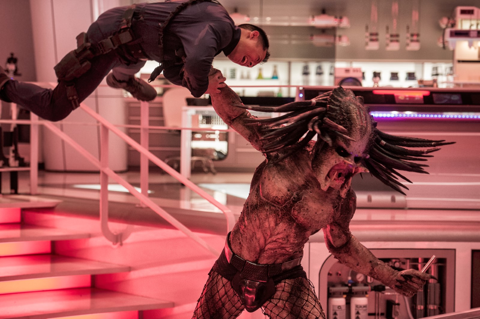the_predator-cinemadroide